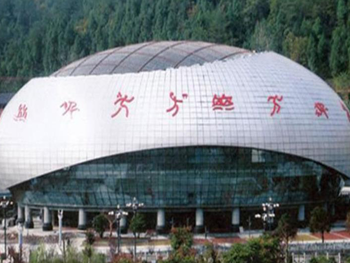 济宁体育中心球形网架加工安装